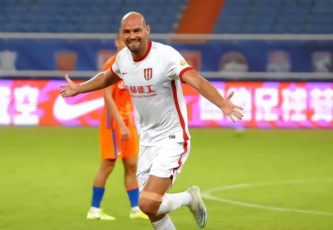 爱游戏官网-足总杯今晨再迎强敌，武汉三镇再遭质疑，主帅态度——信心回归，轮换策略成焦点的简单介绍